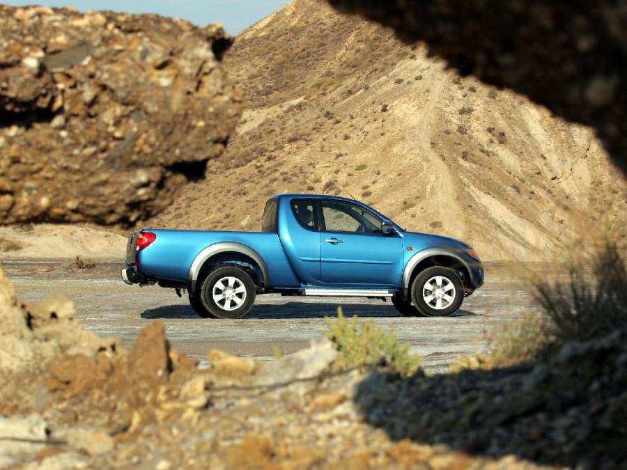  Mitsubishi L200 Club Cab 2006 года  (фото 2 из 4)